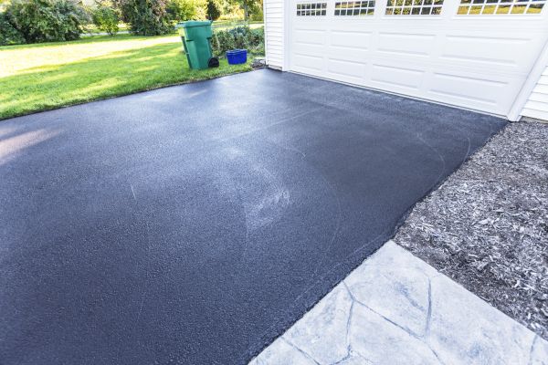 Blacktop Driveway Service in Temple
